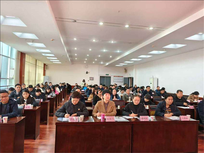 协会搭台促发展 专家献策助民企